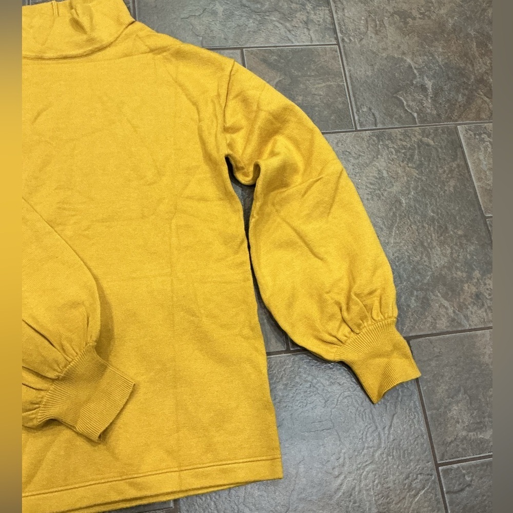 🥵 Ladies Mustard Yellow Sweater - Picture 3 of 3